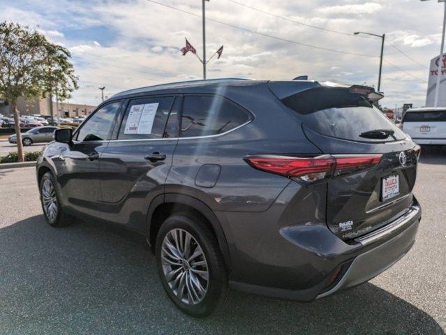 used 2022 Toyota Highlander car, priced at $37,981