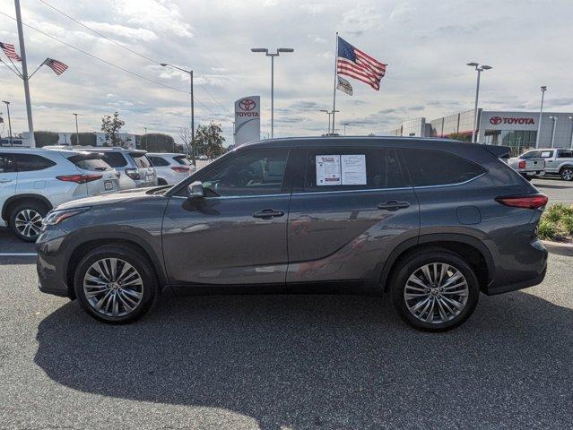 used 2022 Toyota Highlander car, priced at $37,981