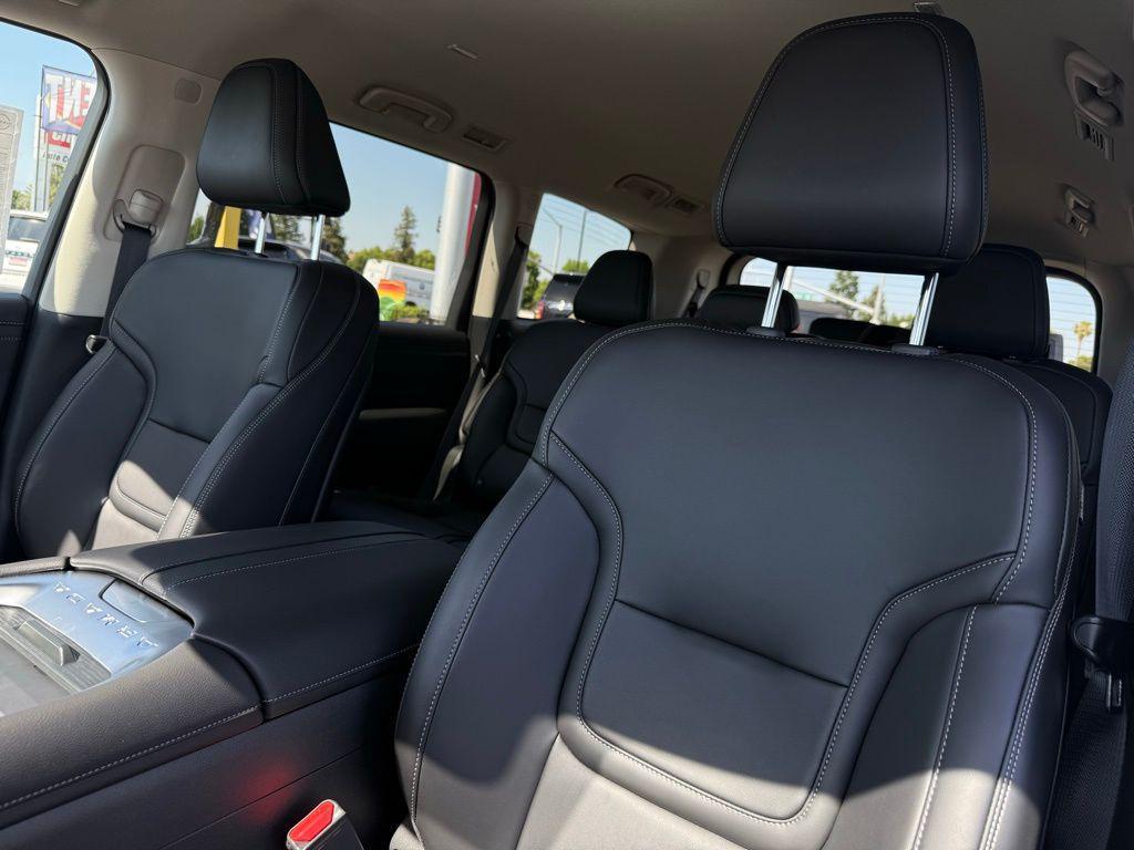 new 2025 Nissan Armada car, priced at $60,480