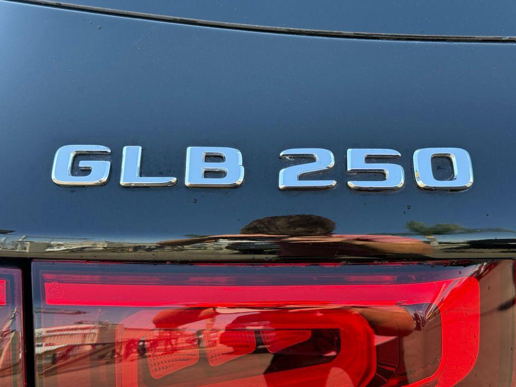 used 2022 Mercedes-Benz GLB 250 car, priced at $30,647