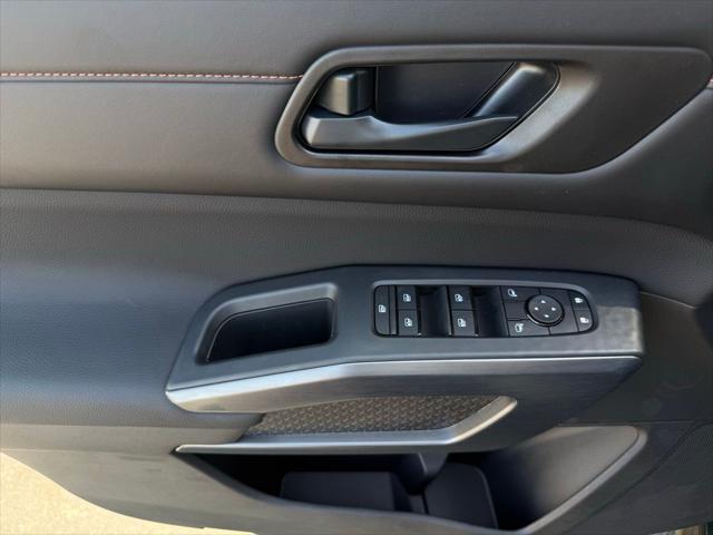 new 2025 Nissan Pathfinder car, priced at $46,675