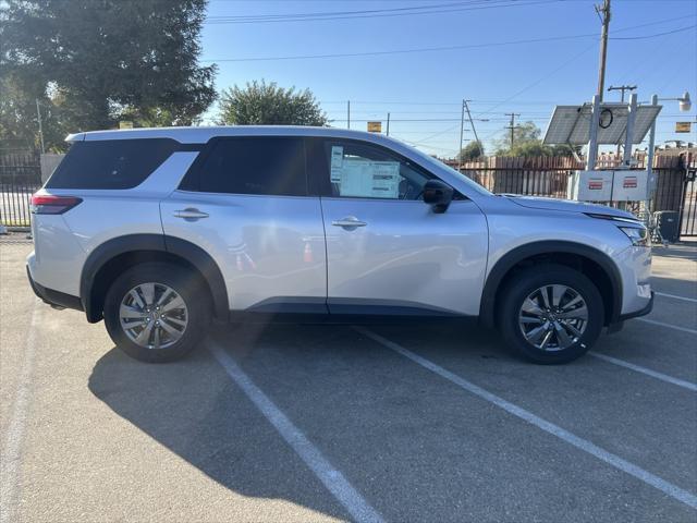 new 2024 Nissan Pathfinder car, priced at $36,670