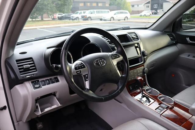 used 2013 Toyota Highlander car, priced at $13,999