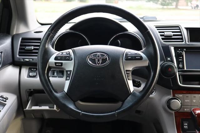 used 2013 Toyota Highlander car, priced at $13,999