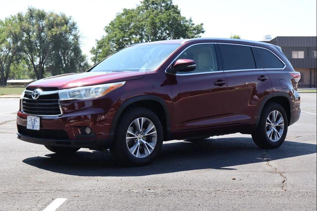 used 2015 Toyota Highlander car, priced at $15,999