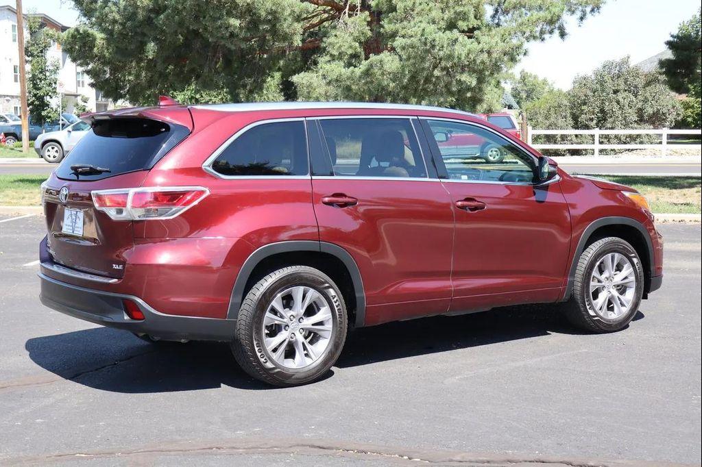 used 2015 Toyota Highlander car, priced at $15,999