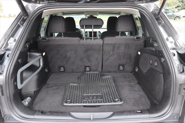 used 2015 Jeep Cherokee car, priced at $10,999