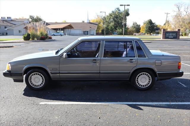 used 1988 Volvo 760 car, priced at $8,999