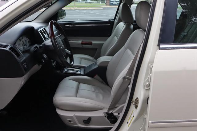 used 2006 Chrysler 300 car, priced at $5,999