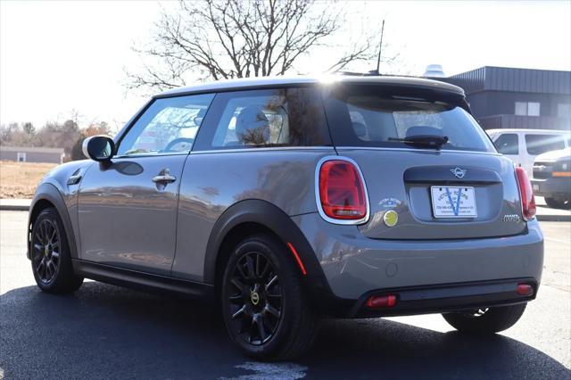 used 2023 MINI Hardtop car, priced at $21,999