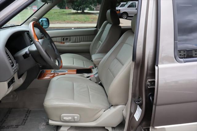 used 2002 INFINITI QX4 car, priced at $19,999