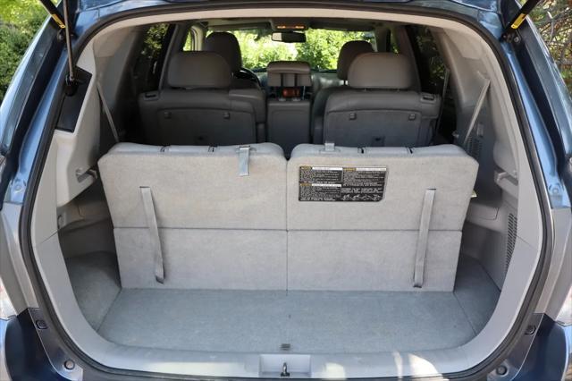 used 2013 Toyota Highlander Hybrid car, priced at $18,999