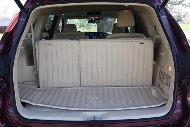 used 2015 Toyota Highlander Hybrid car, priced at $19,999
