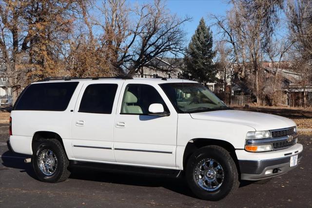 used 2004 Chevrolet Suburban car, priced at $11,999