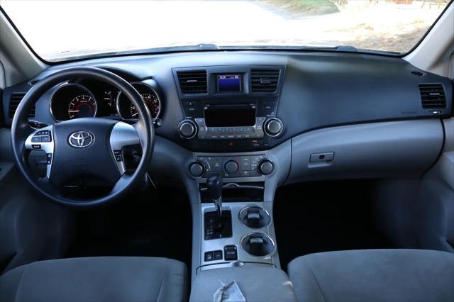 used 2012 Toyota Highlander car, priced at $11,999