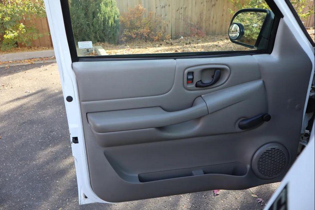 used 2000 GMC Sonoma car, priced at $7,999