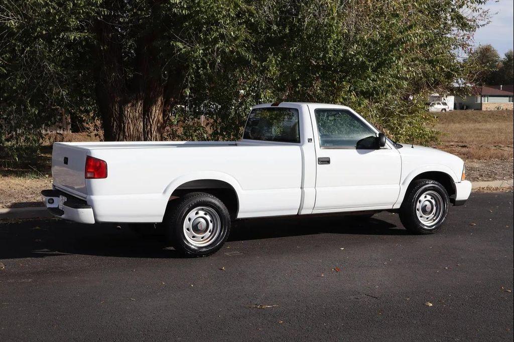 used 2000 GMC Sonoma car, priced at $7,999
