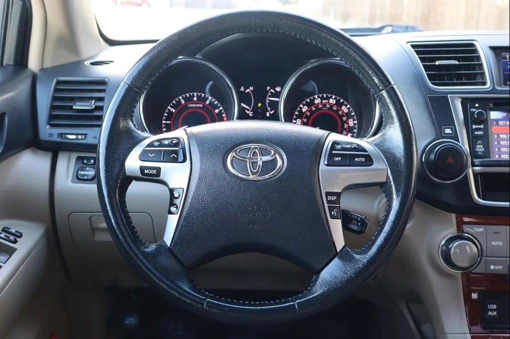used 2013 Toyota Highlander car, priced at $17,999