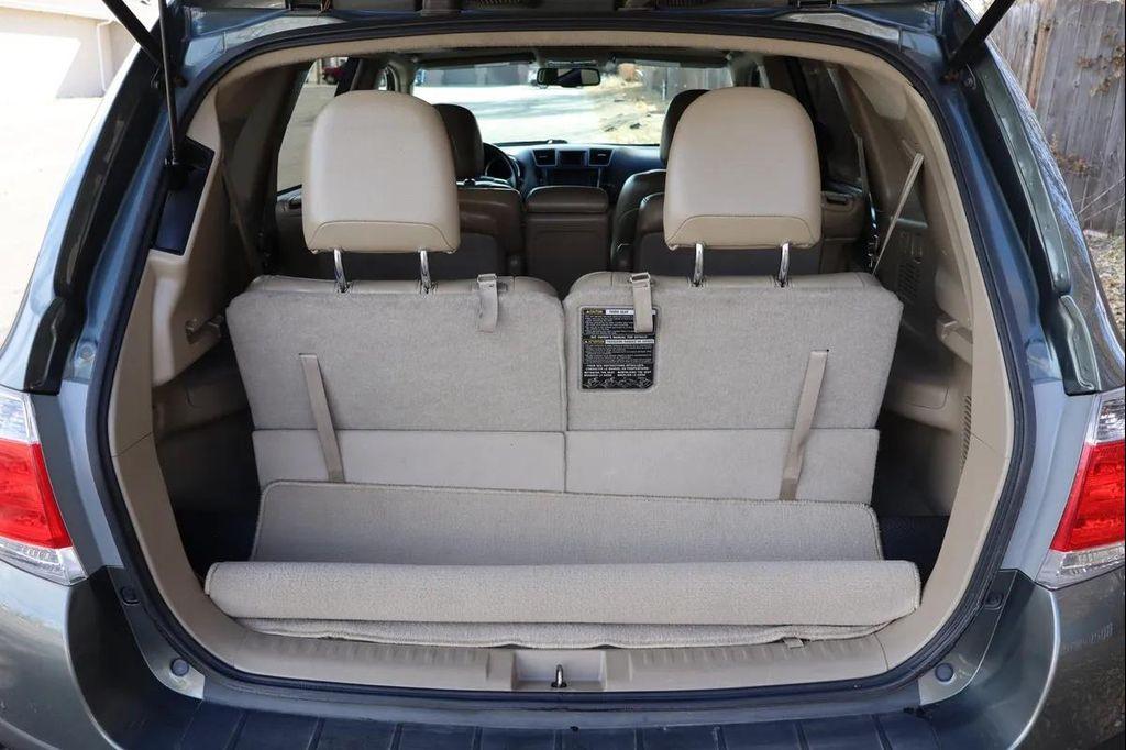 used 2013 Toyota Highlander car, priced at $17,999