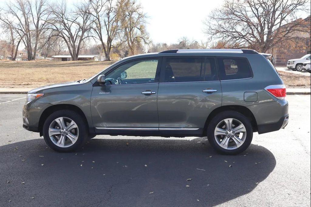 used 2013 Toyota Highlander car, priced at $17,999