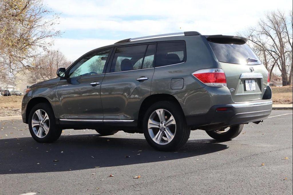 used 2013 Toyota Highlander car, priced at $17,999