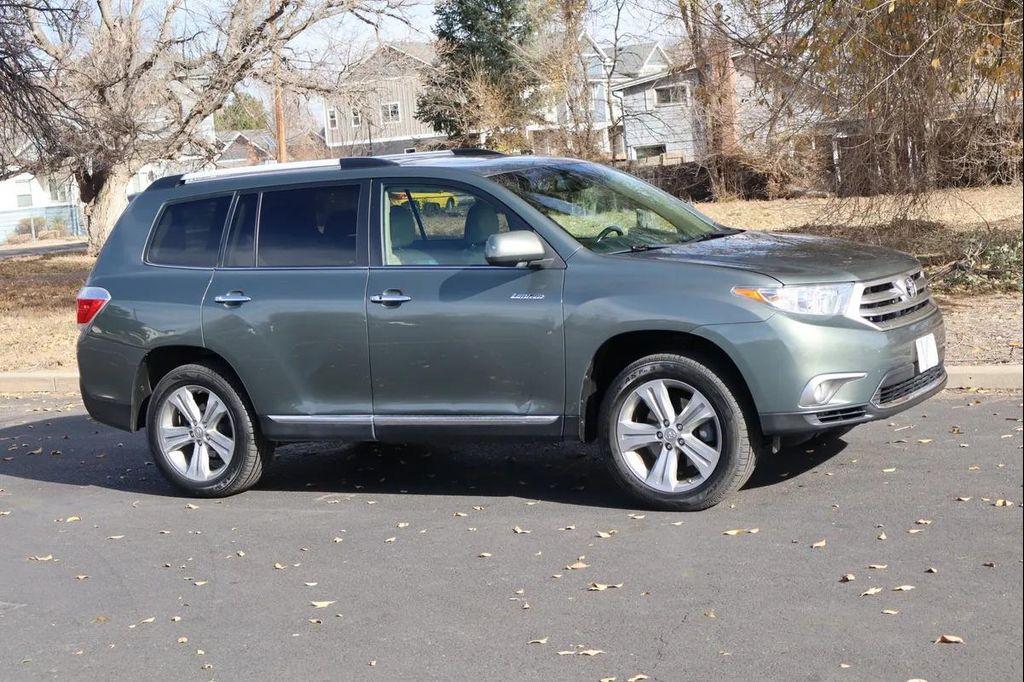 used 2013 Toyota Highlander car, priced at $17,999