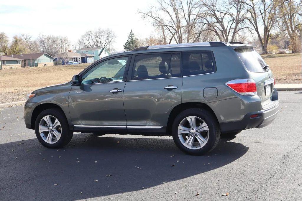 used 2013 Toyota Highlander car, priced at $17,999
