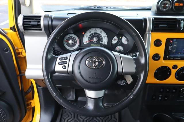 used 2007 Toyota FJ Cruiser car, priced at $12,999