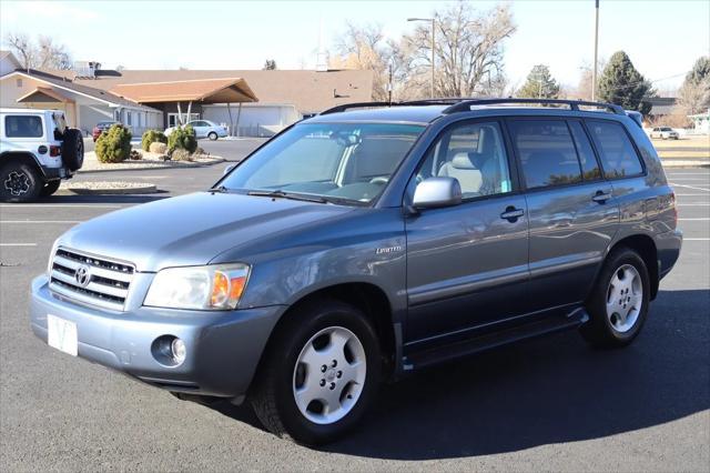 used 2005 Toyota Highlander car, priced at $8,999