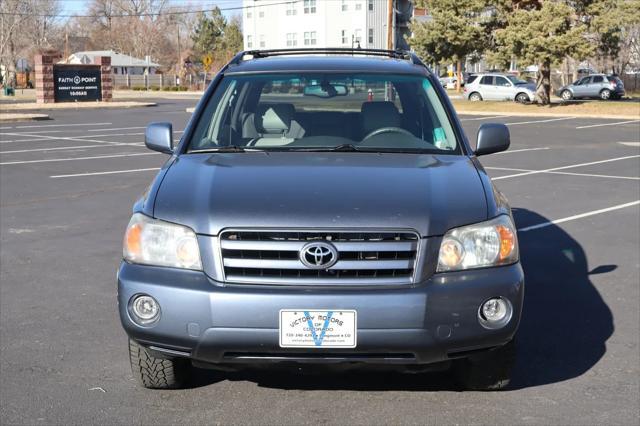 used 2005 Toyota Highlander car, priced at $8,999