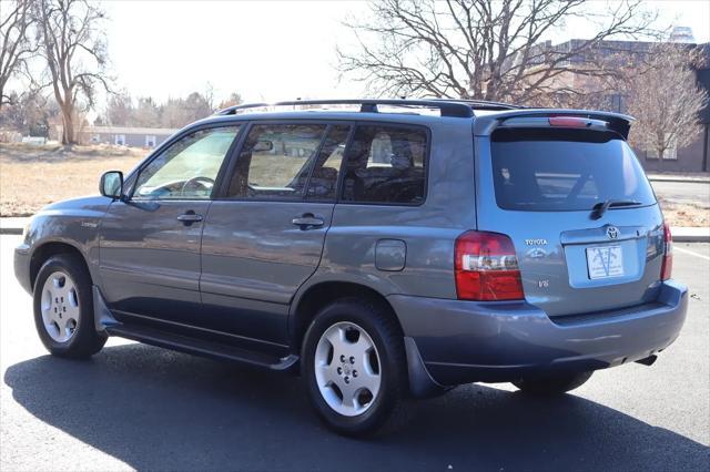 used 2005 Toyota Highlander car, priced at $8,999