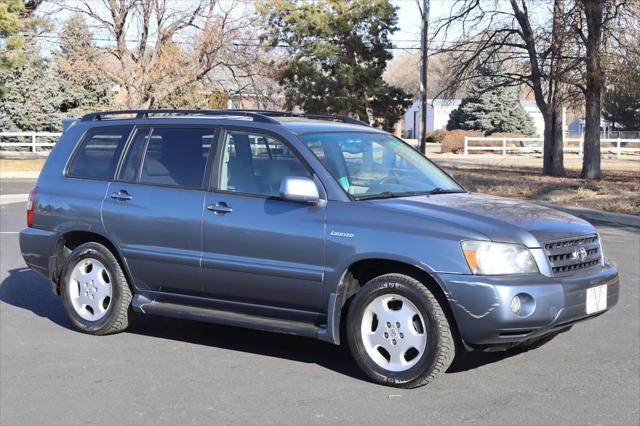 used 2005 Toyota Highlander car, priced at $8,999