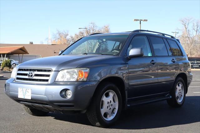 used 2005 Toyota Highlander car, priced at $8,999