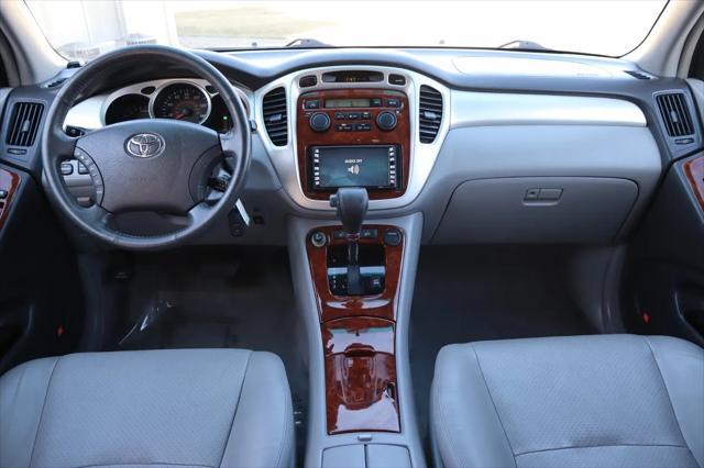 used 2005 Toyota Highlander car, priced at $8,999