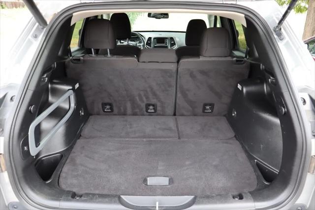 used 2016 Jeep Cherokee car, priced at $10,999