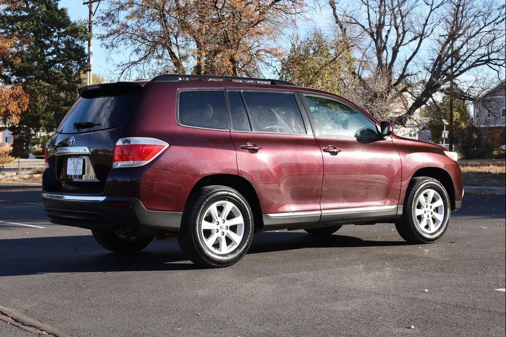 used 2013 Toyota Highlander car, priced at $8,999