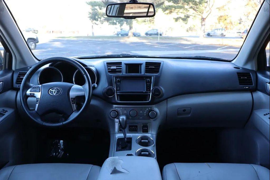 used 2013 Toyota Highlander car, priced at $8,999