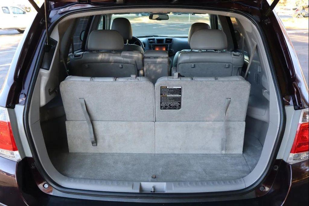 used 2013 Toyota Highlander car, priced at $8,999