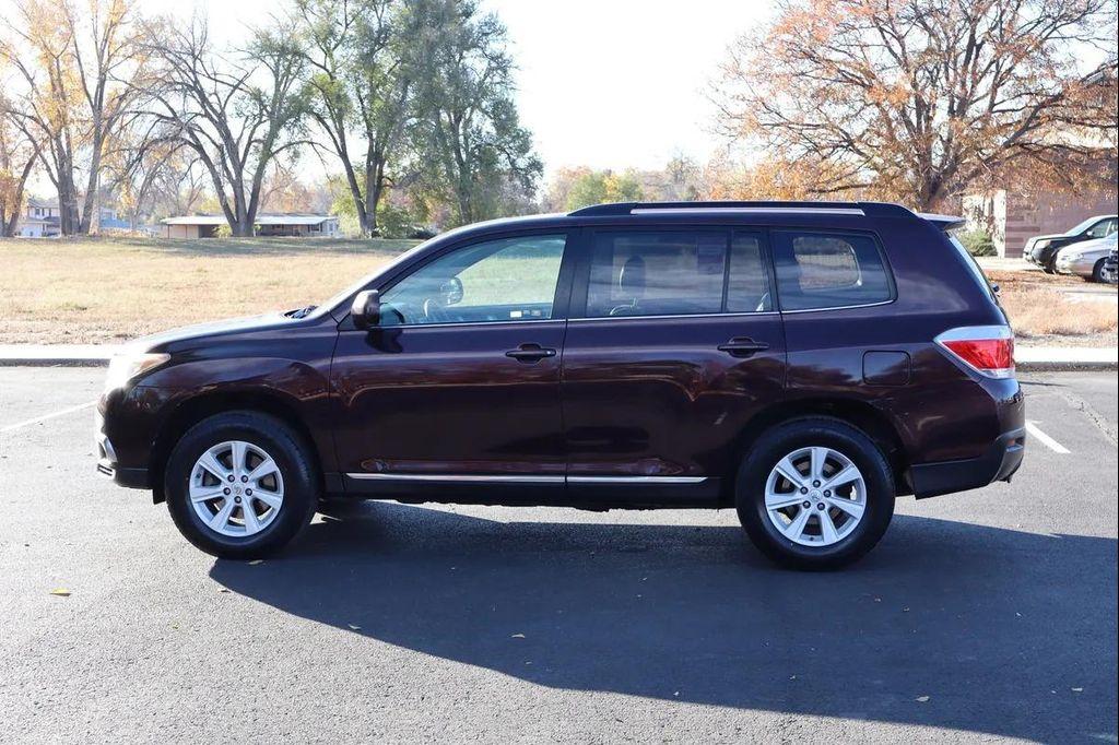 used 2013 Toyota Highlander car, priced at $8,999