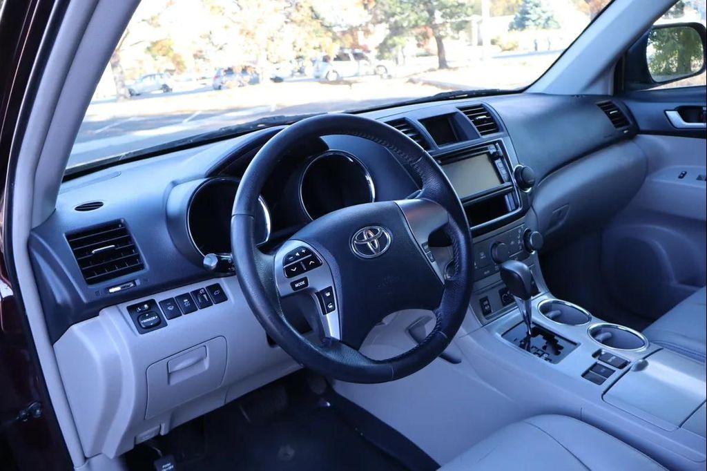 used 2013 Toyota Highlander car, priced at $8,999