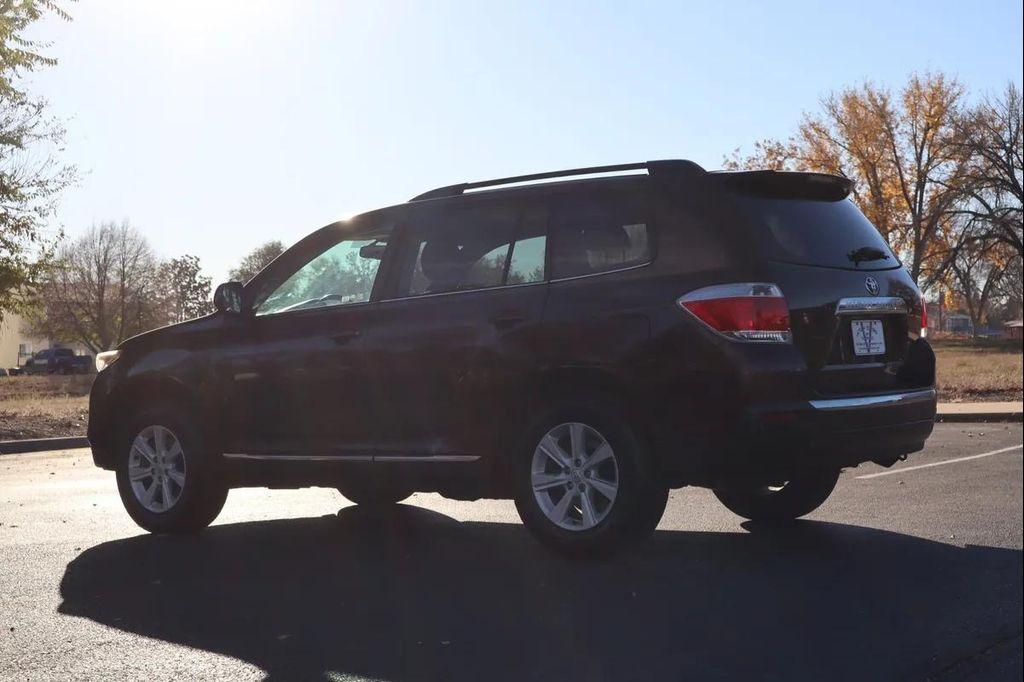 used 2013 Toyota Highlander car, priced at $8,999