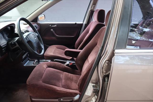used 1992 Honda Accord car, priced at $6,999