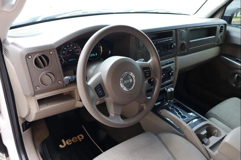 used 2007 Jeep Commander car, priced at $9,999
