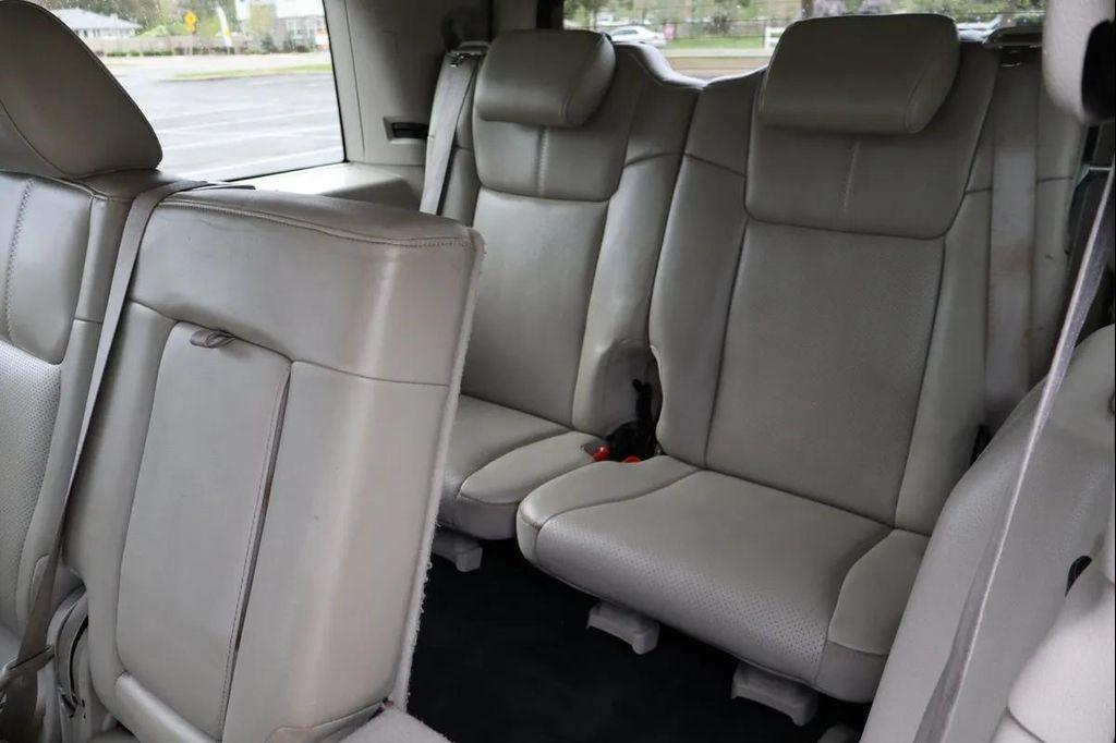 used 2006 Jeep Commander car, priced at $5,999