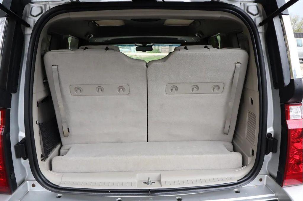 used 2006 Jeep Commander car, priced at $5,999