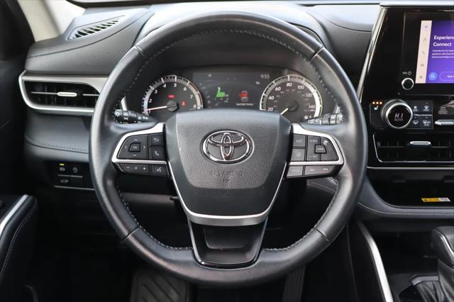 used 2023 Toyota Highlander car, priced at $38,999