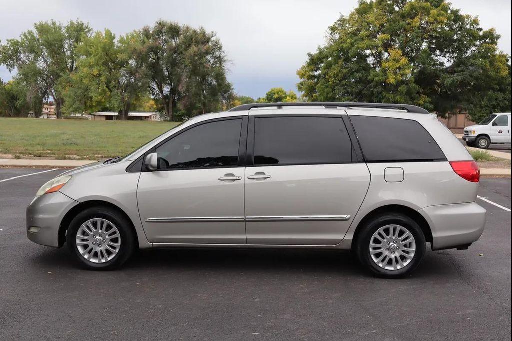 used 2007 Toyota Sienna car, priced at $7,999