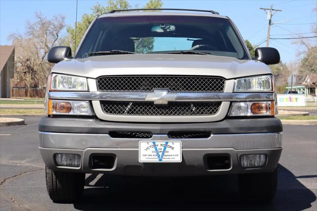 used 2004 Chevrolet Avalanche car, priced at $9,999