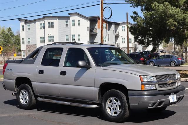 used 2004 Chevrolet Avalanche car, priced at $9,999