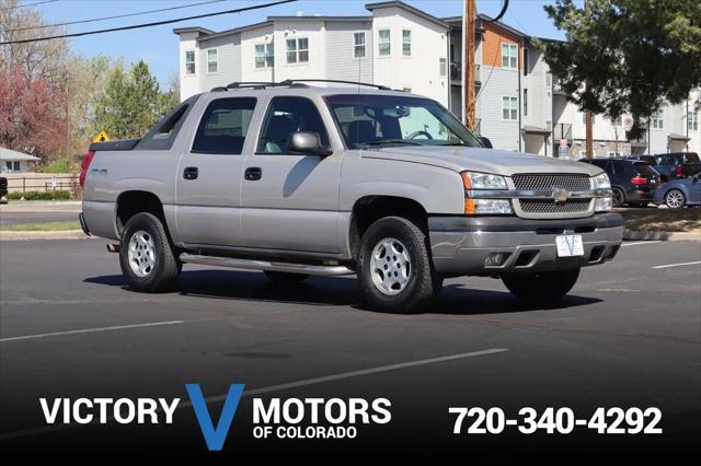 used 2004 Chevrolet Avalanche car, priced at $9,999